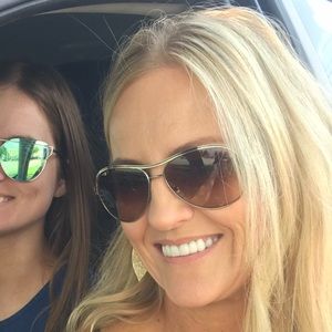 Meet your Posher, Nancy